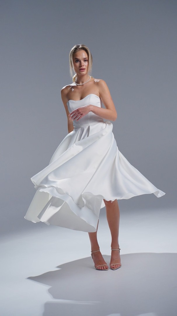 Лиззи миди превью видео номер 1