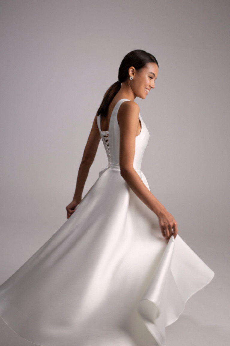 Свадебное платье Глория миди фото номер 5