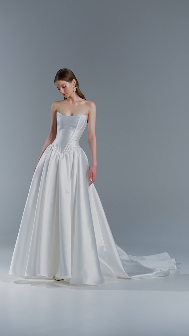 Фэй со шлейфом превью видео номер 1