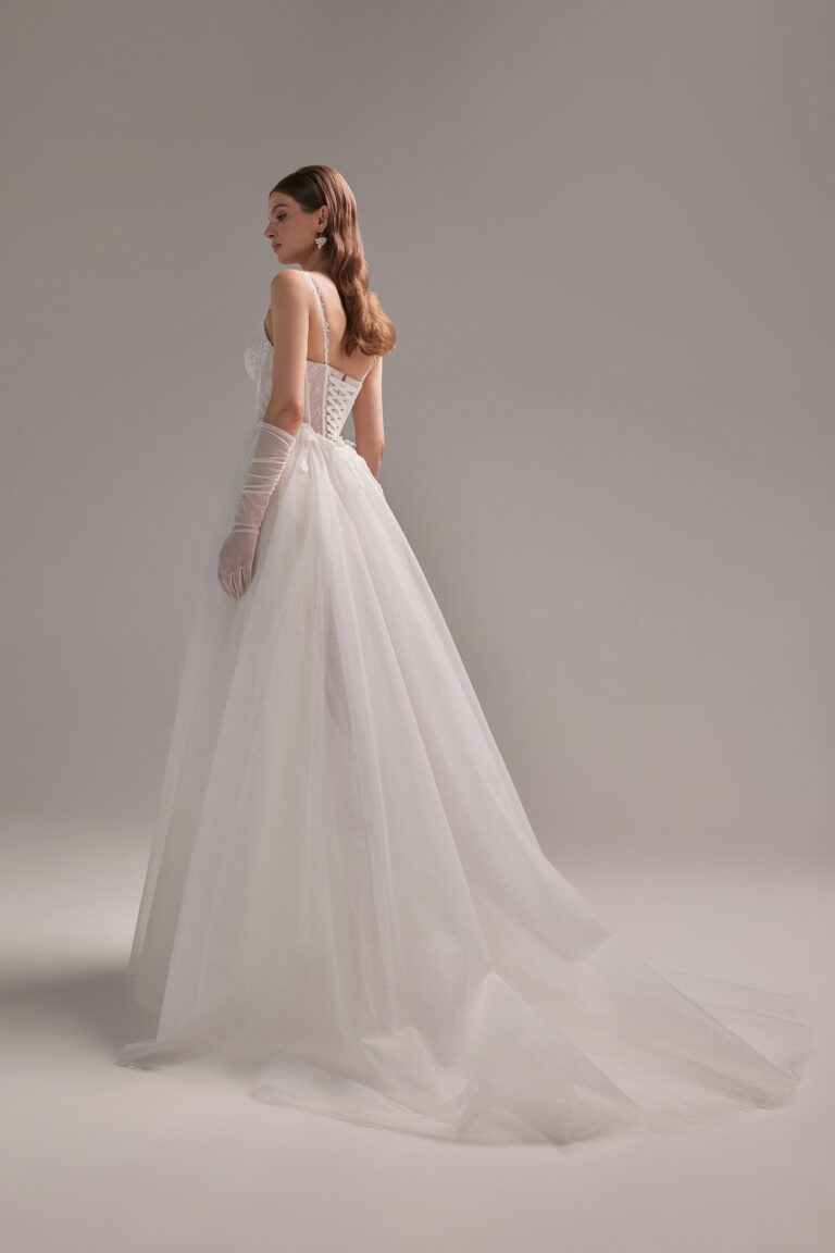 Муза со шлейфом фото номер 5