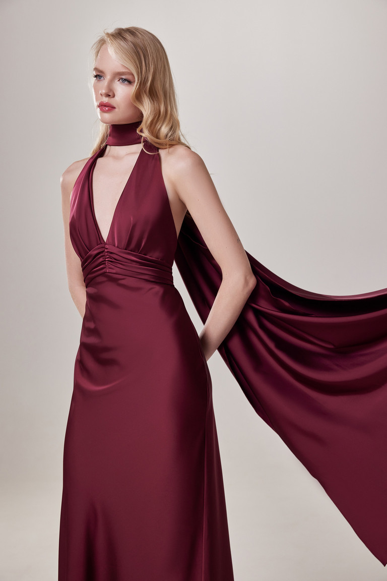 Вечернее платье Афина - На модели
